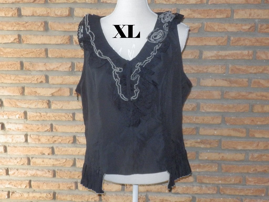 (135)- top femme t.42 noir gris - L33 -, Kleding | Dames, Topjes, Zo goed als nieuw, Maat 42/44 (L), Zwart, Zonder mouw, Ophalen of Verzenden