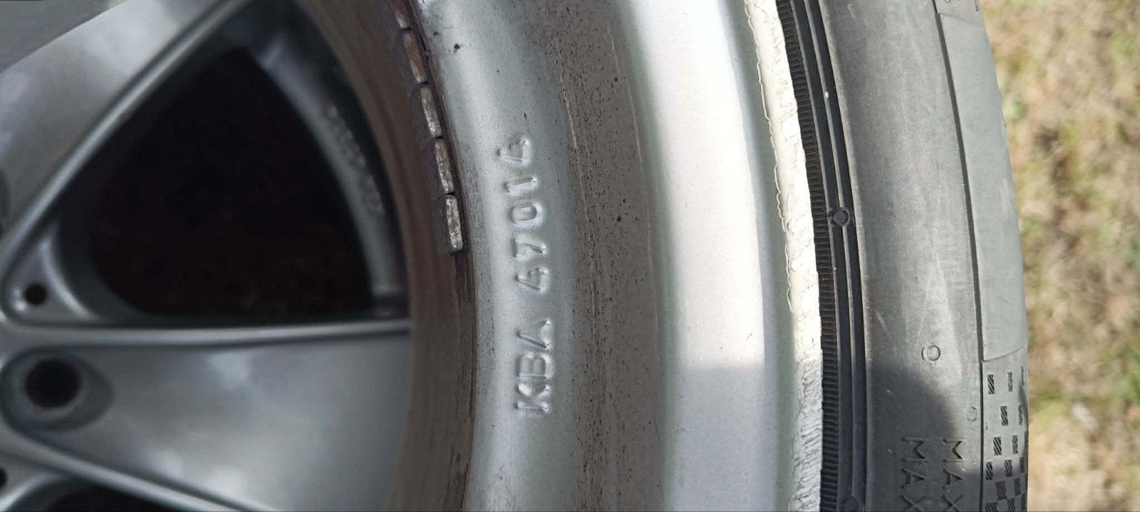 Pneus hiver Continental avec jantes originales BMW en alu, Autos : Pièces & Accessoires, Pneus et Jantes, Pneus hiver, Véhicule de tourisme