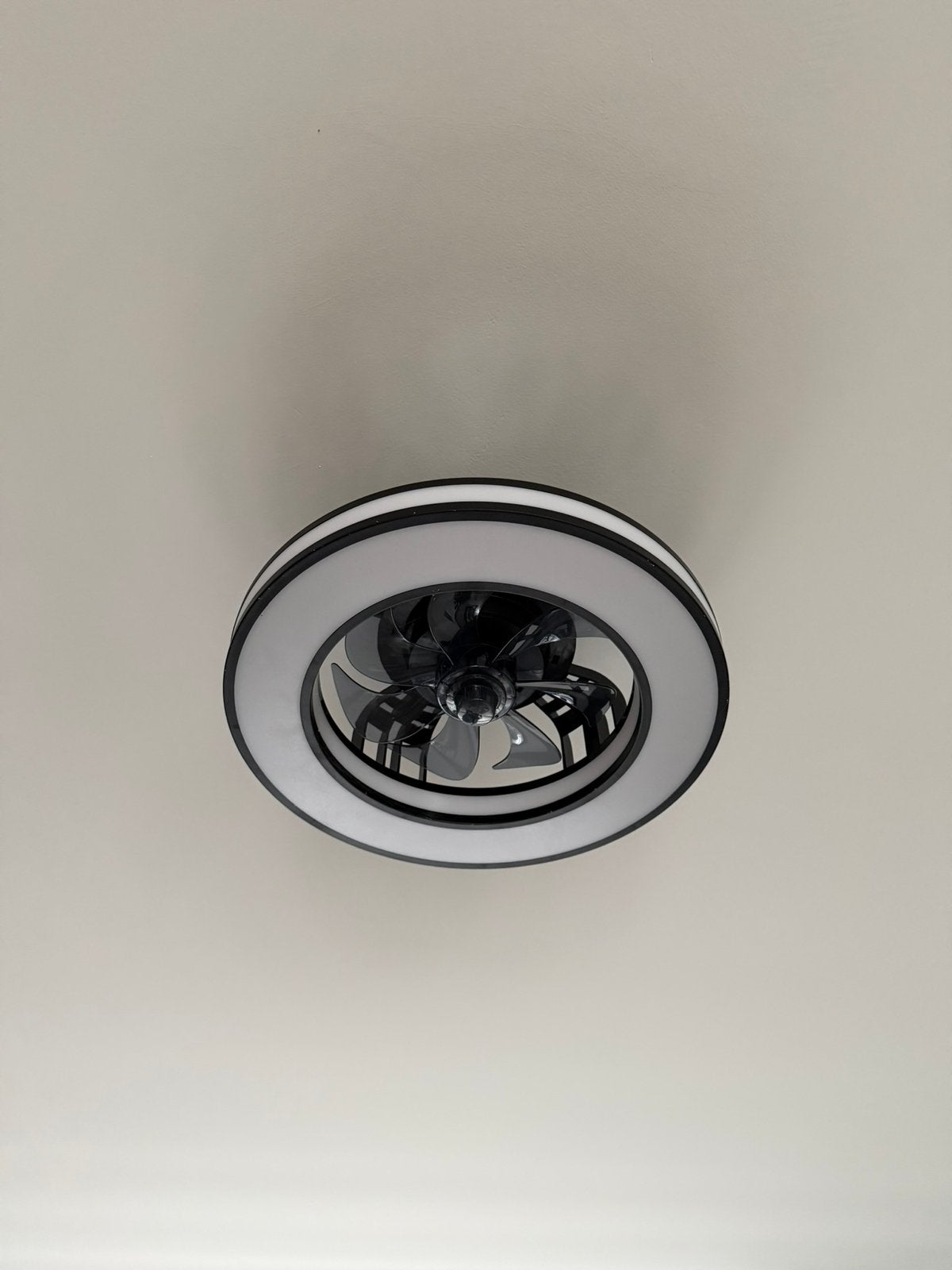 Plafonnier LED Brilliant, ventilateur, RGB et télécommande, Comme neuf, Enlèvement, LED, Télécommande