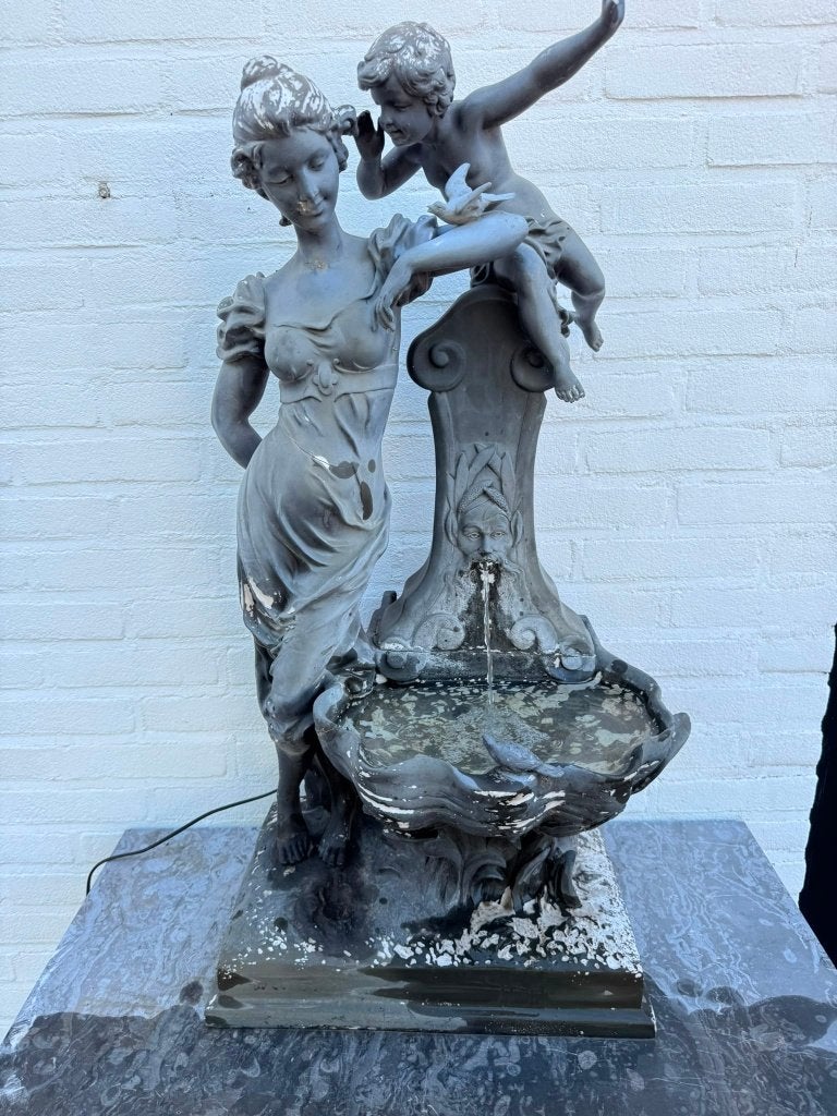 TUINBEELD fontein Vrouw + kind Bronslook kunststof beeld, Ophalen, Gebruikt, Kunststof, Mensenbeeld