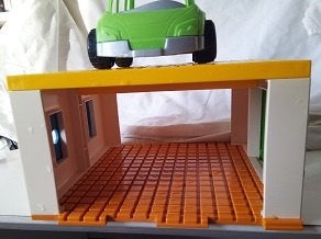 gratuit 2 jeux  1 gare? une maison en briques, Ophalen, Gebruikt, Jongen of Meisje
