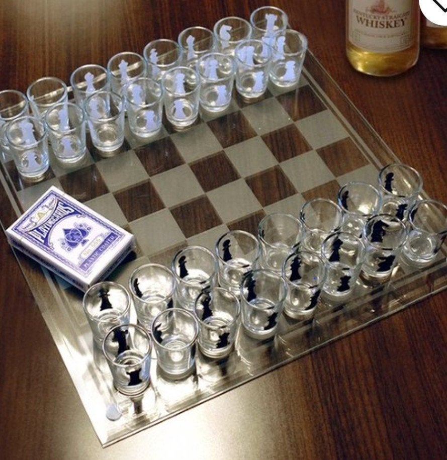 Schaakbord Met 32 Shotglaasjes, Ophalen