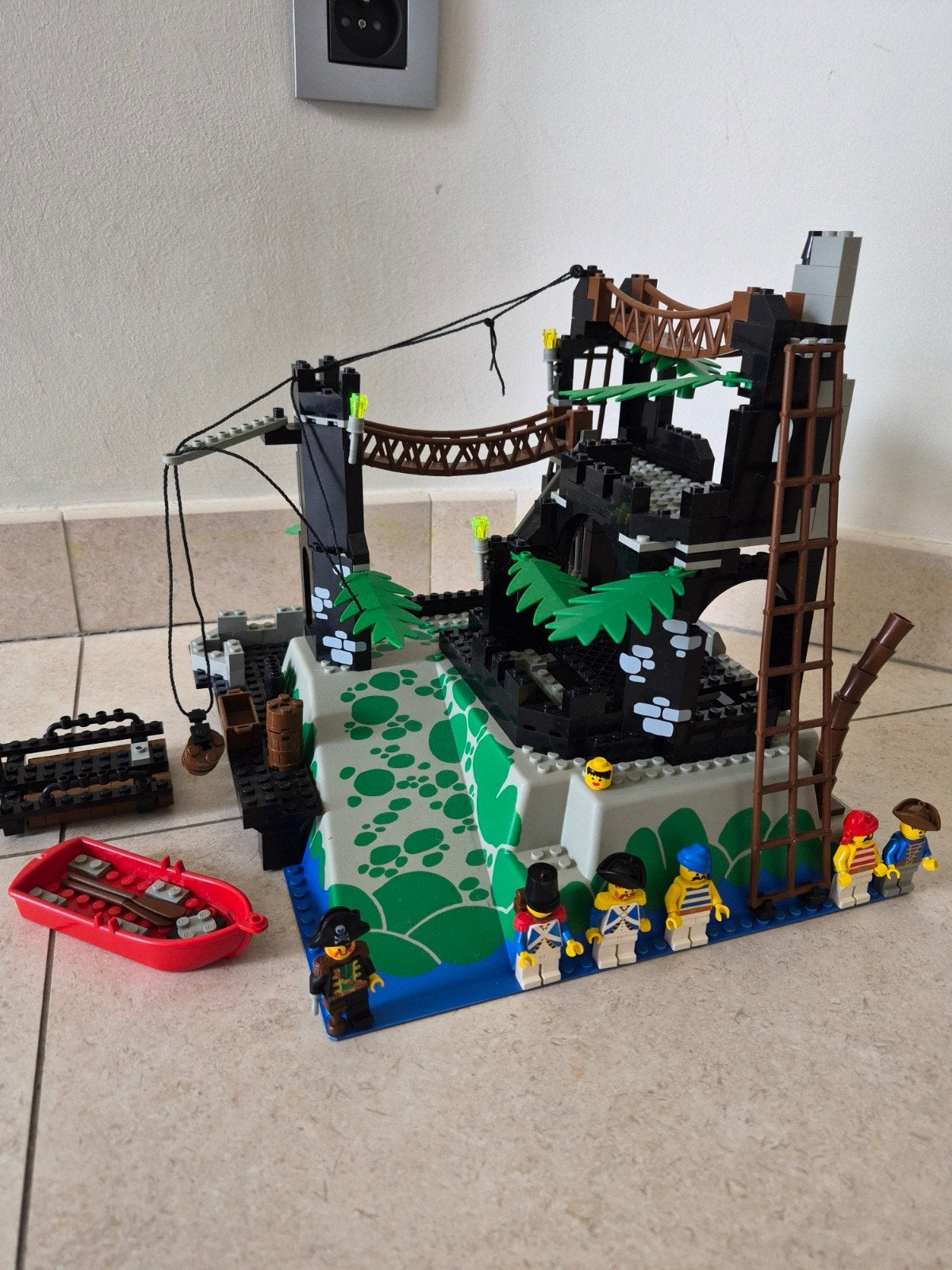 Lego 6273 Pirates Rock Island Refuge, Enlèvement