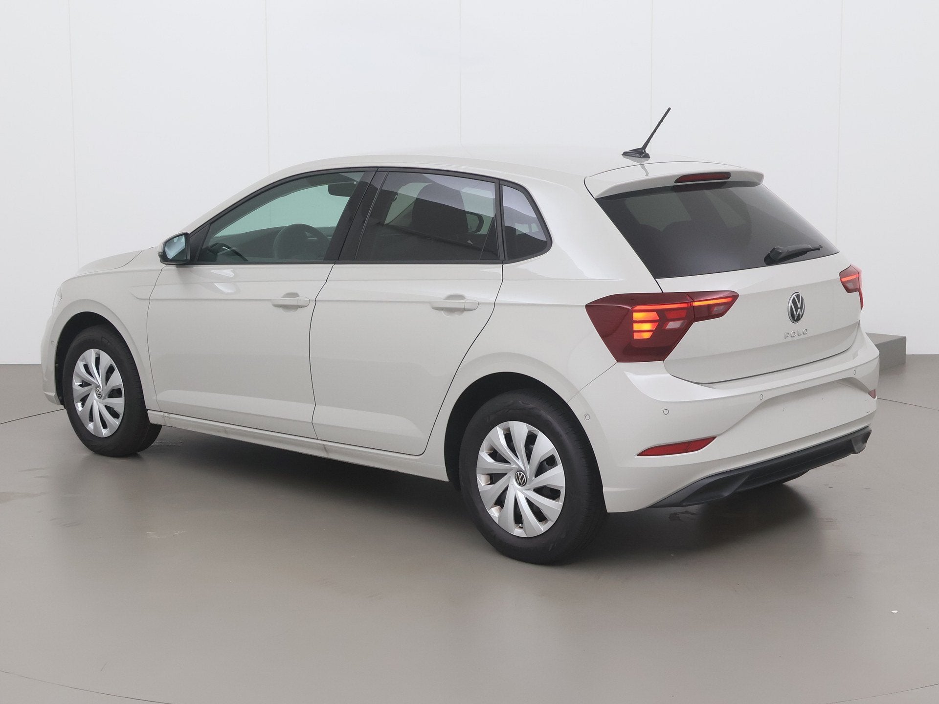 Volkswagen Polo TSI life 95 AT, Automaat, Elektrische buitenspiegels, Bedrijf, 5 deurs