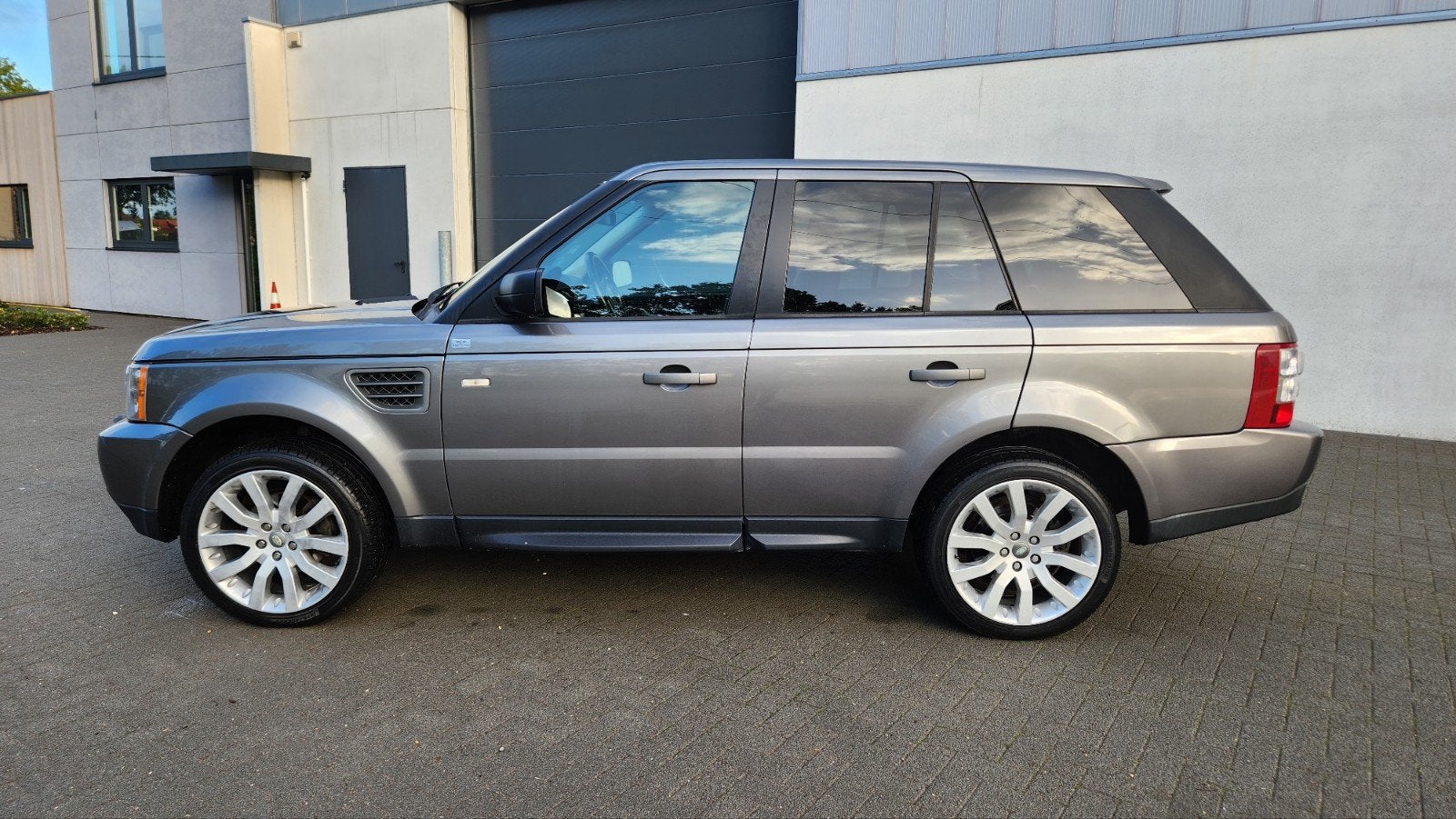 LICHTE VRACHT RANGE ROVER SPORT 2.7 TDV6 GEKEURD, Auto's, Automaat, Navigatiesysteem, Land Rover, Zwart