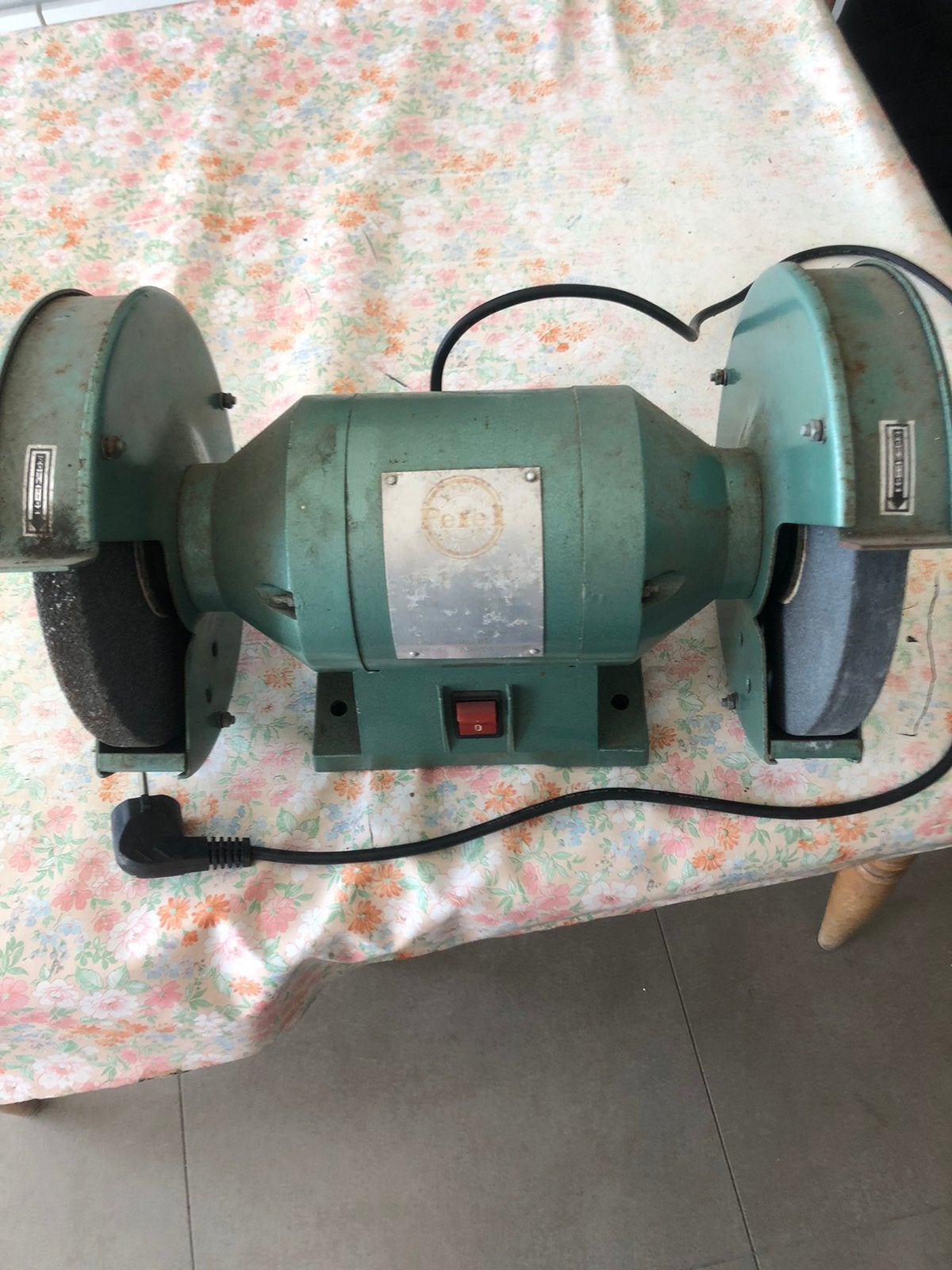 Slijpmachine, Doe-het-zelf en Bouw, Gereedschap | Slijpmachines, Ophalen of Verzenden, Gebruikt, Werkbankslijpmachine