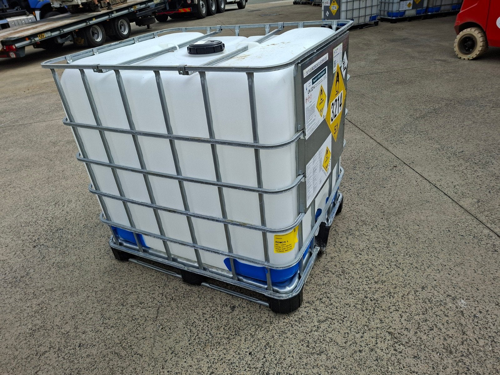 Lege gespoelde IBC 1000L, Ophalen