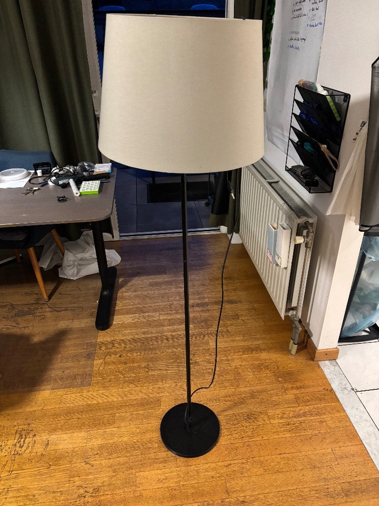 Moderne staande lamp - zwart met beige kap., Ophalen, Gebruikt, 100 tot 150 cm