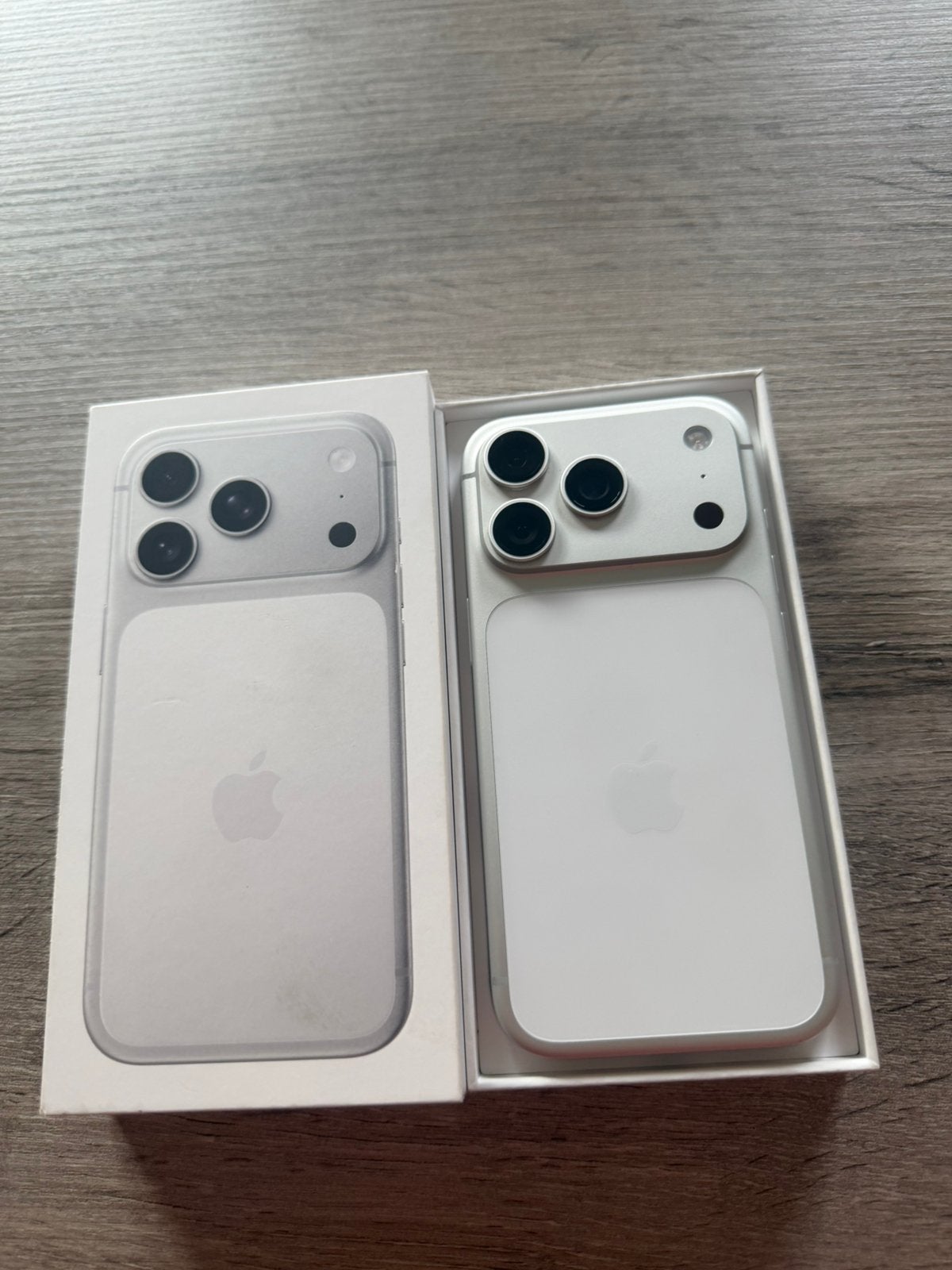 Echange iphone 17 pro silver contre 17 pro max, Télécoms, Téléphonie mobile | Apple iPhone, Enlèvement, Comme neuf, 100 %, 256 GB