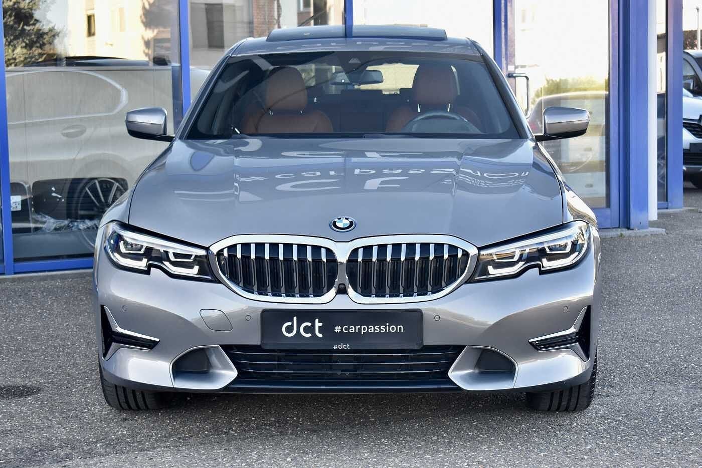 BMW 3 Serie 330 Berline Hybride Luxury X-Drive Pano Harman K, Autos, BMW, Cuir, Achat, 1900 kg, Automatique