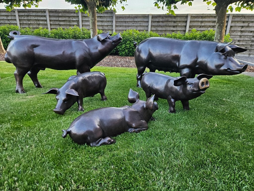 BRONZEN VARKENS FAMILIE PRACHTIGE BRONZEN LEES AUB !!!, Tuin en Terras, Ophalen of Verzenden, Nieuw, Overige materialen, Dierenbeeld