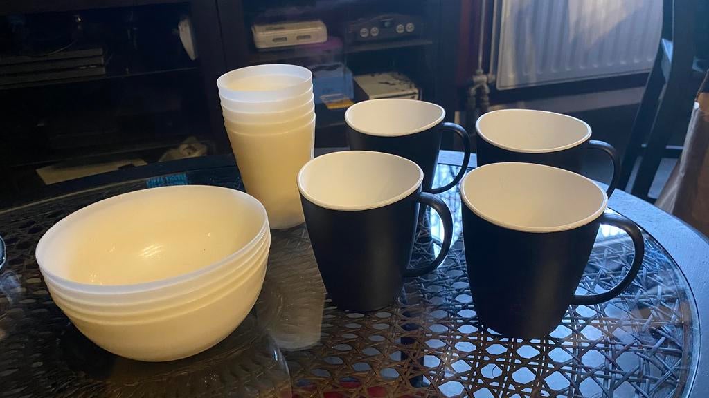Lot de vaisselle en plastique - bols gobelets tasses, Enlèvement, Comme neuf