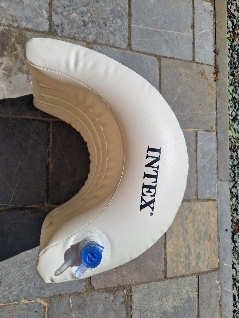 Intex hoofdsteun jacuzzi, Ophalen, Zo goed als nieuw, Vast