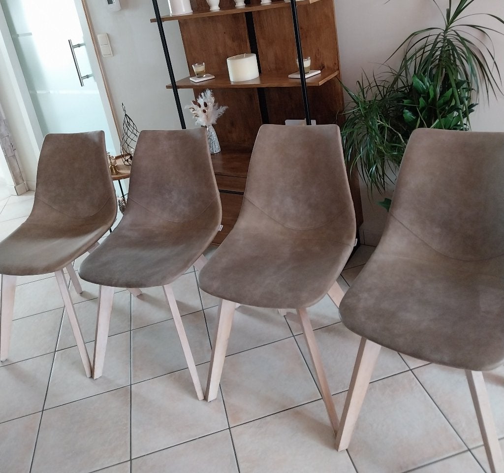 Lot de 4 chaises taupes bois et nubuck Castele line., Maison & Meubles, Bois, Brun, Enlèvement, Utilisé