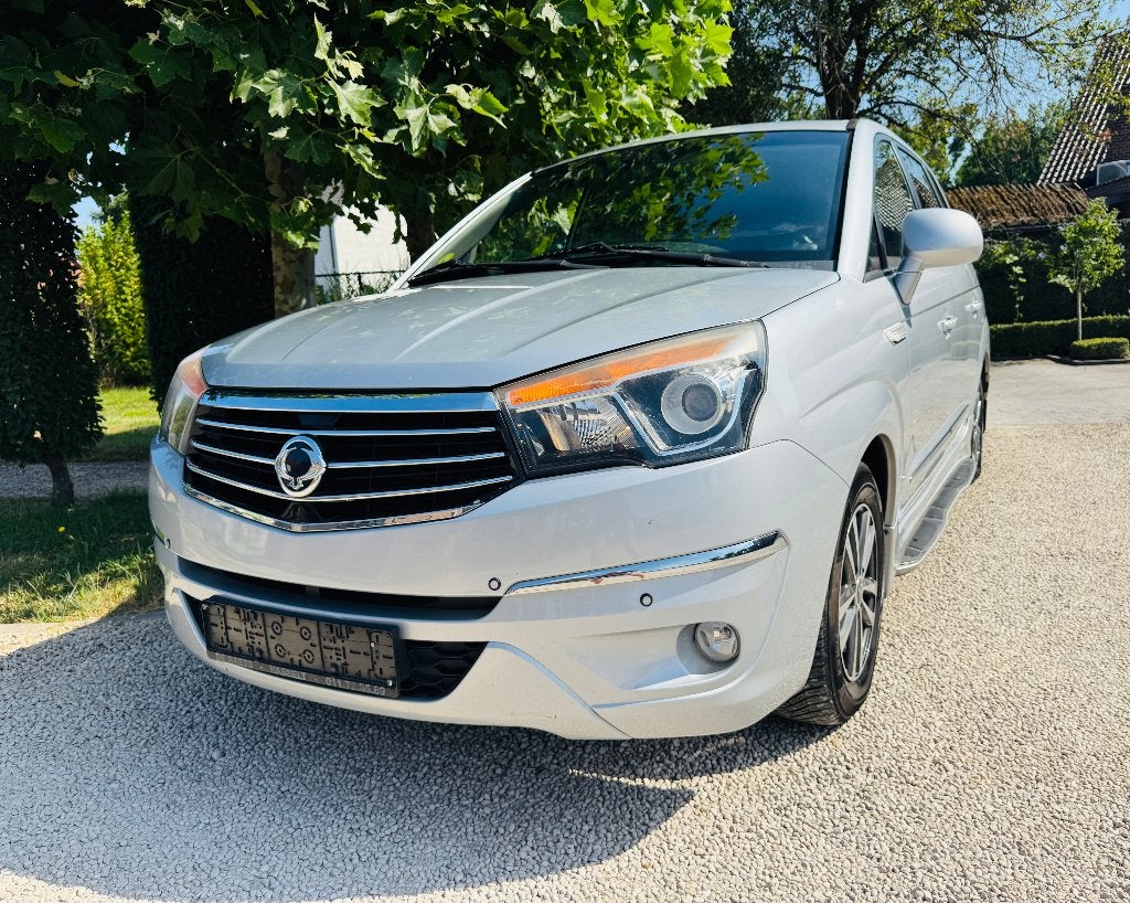 SSANGYONG 2.2XDI LIMITÉ À 7 PLACES EN OPTION COMPLÈTE, Argent ou Gris, Achat, Entreprise, 7 places