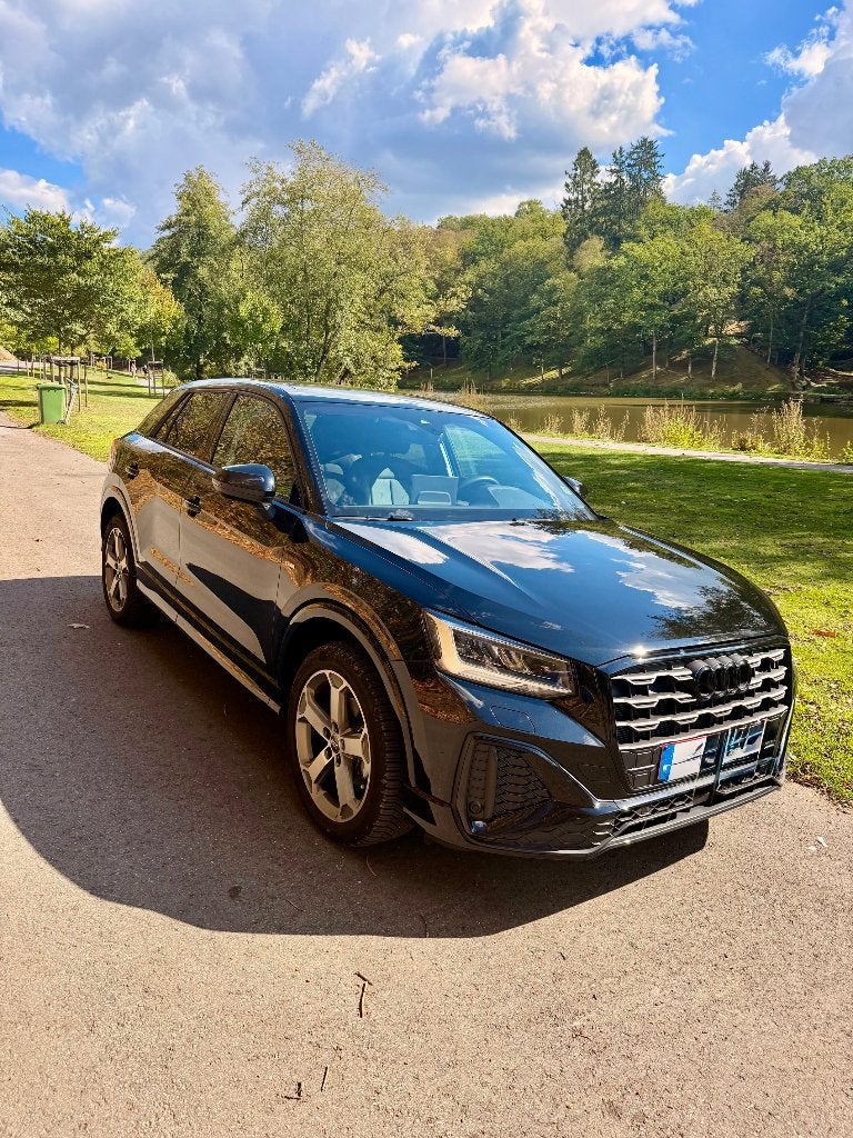 AUDI Q2 30 TFSI S Line Prestige Edition, Autos, Cuir, 1330 kg, Achat, Boîte manuelle