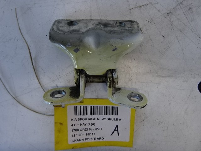 CHARNIERE DE PORTE ARRIÈRE DROITE Kia Sportage (SL), Kia, Mevr. I. Hauben, Utilisé, Rue de l'Espoir 34 34
4030  GRIVEGNÉE, BE