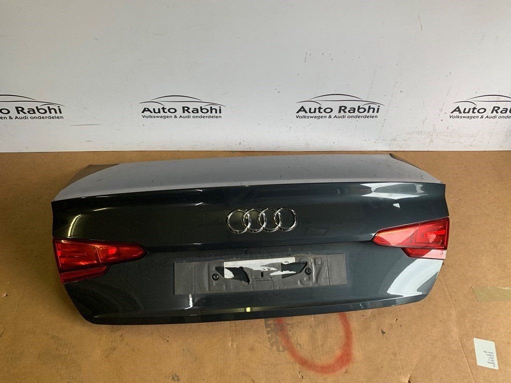 Audi A4 limousine achterklep bouwj 2019 zonder achterlichten, Arrière, -, Haillon arrière, Utilisé