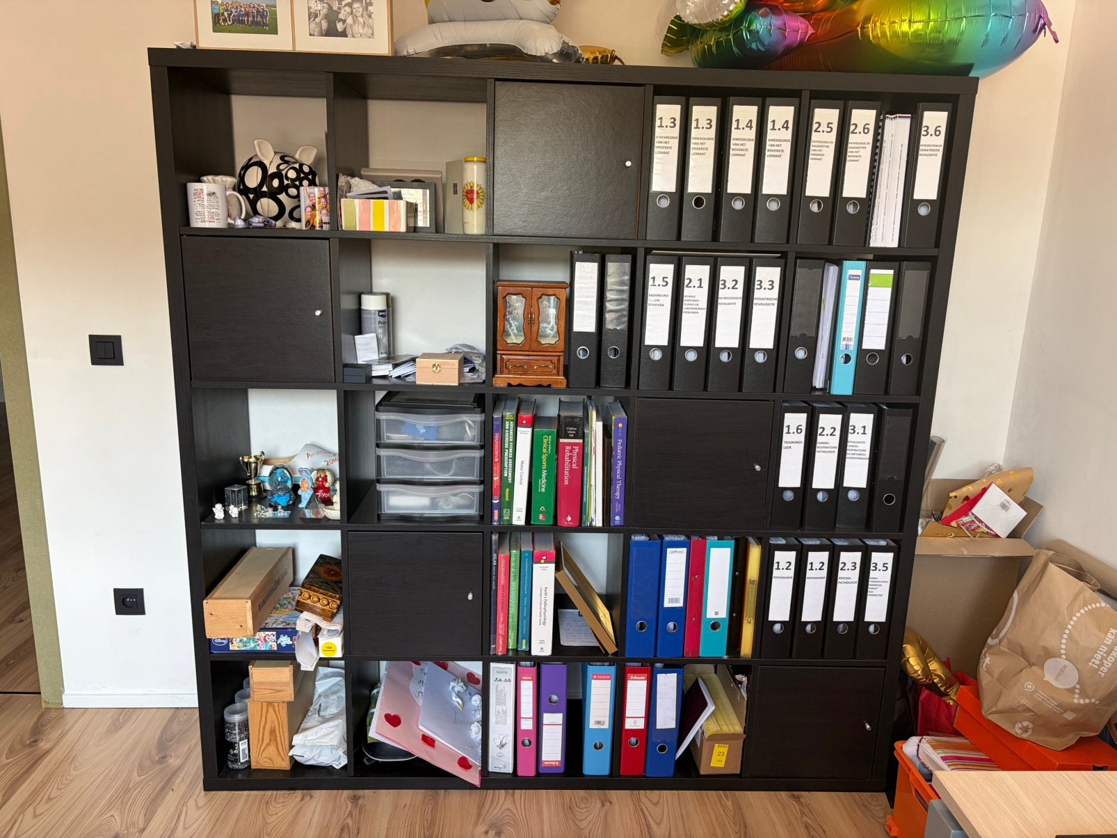 Ikea kallax kast met 5 deurtjes zwart, Ophalen, Zo goed als nieuw