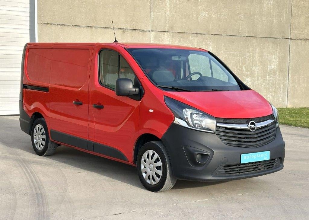 Opel Vivaro 2018 1.6 CDTI 126000km Navi Parkeersens Trekhaak, Auto's, 4 deurs, USB, 2000 kg, Bedrijf