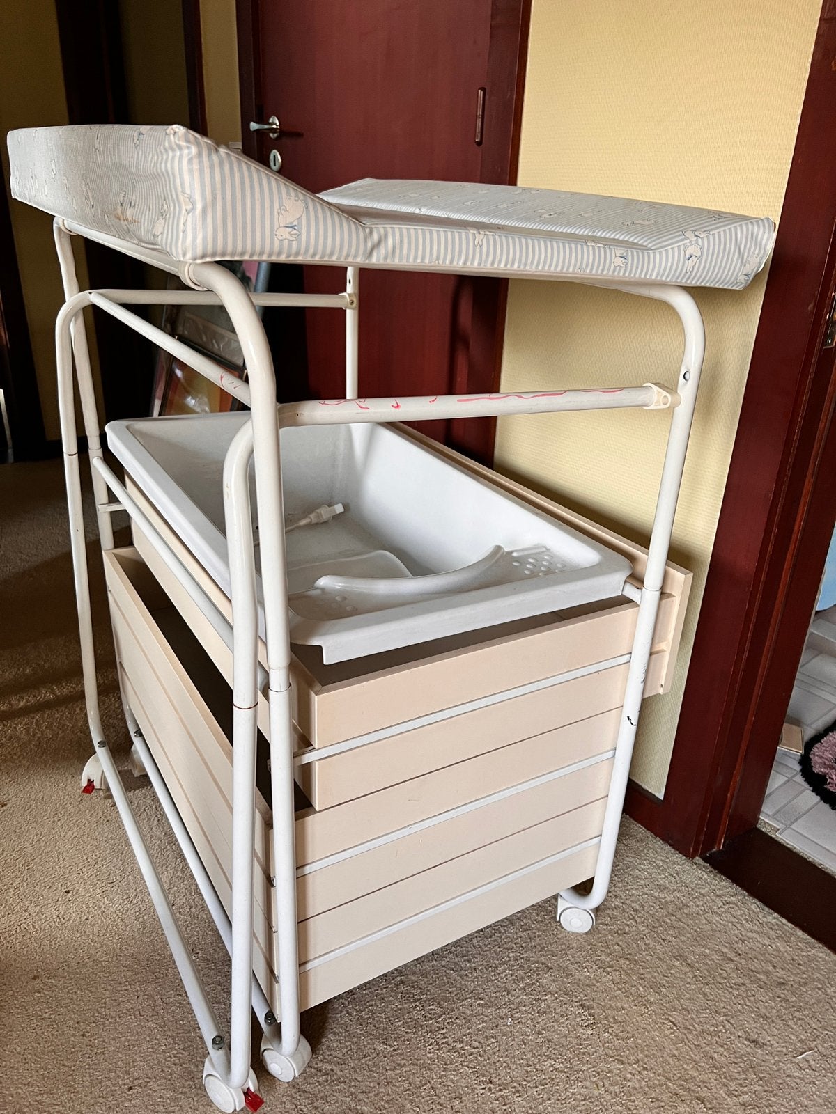 Baby commode met badje en aankleedkussen, Kinderen en Baby's, Ophalen, Gebruikt, Commode