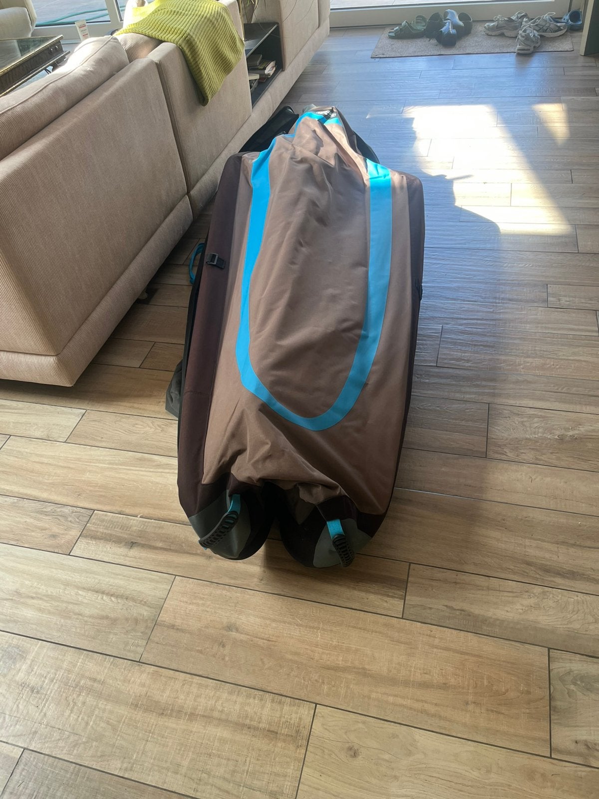 Norauto Bermude Flex 5700 dakkoffer + orig Toyota dakdragers, Auto diversen, Ophalen, Zo goed als nieuw