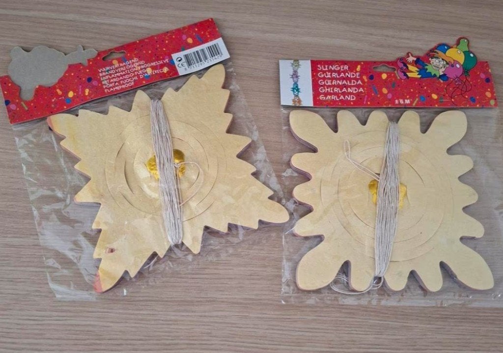 Nieuw: 2 papieren feestslingers (6 meter), Ophalen of Verzenden, Nieuw