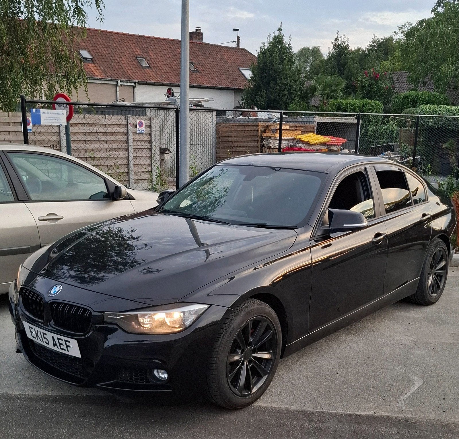 BMW 320D F30 2015 EURO 6 EFFICIENTDYNAMICS, Enlèvement, Pneu(s)