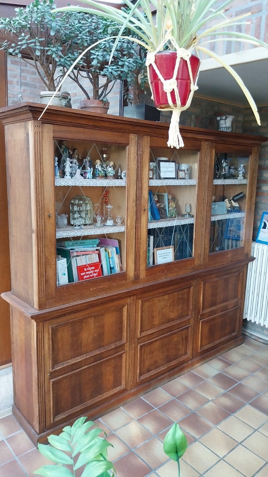 Bureel of boekenkast., Ophalen