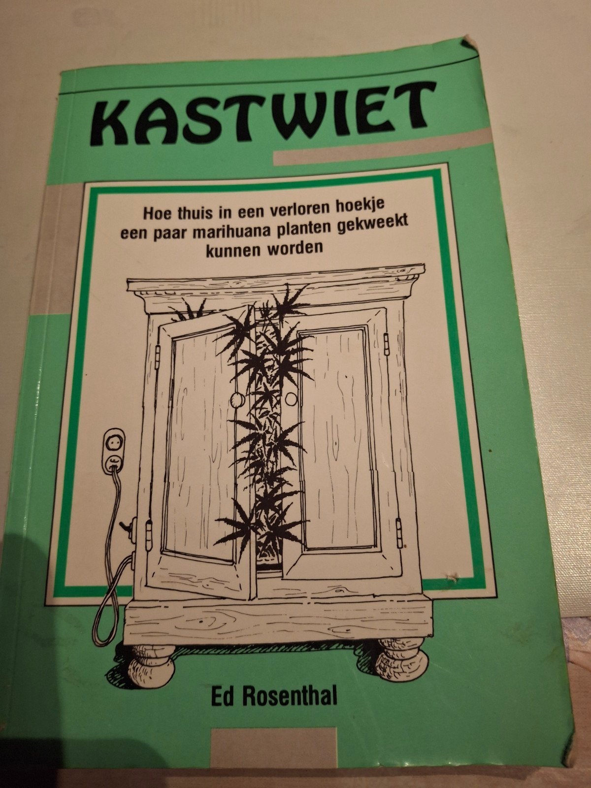 boek over het kweken van wiet, Verzenden