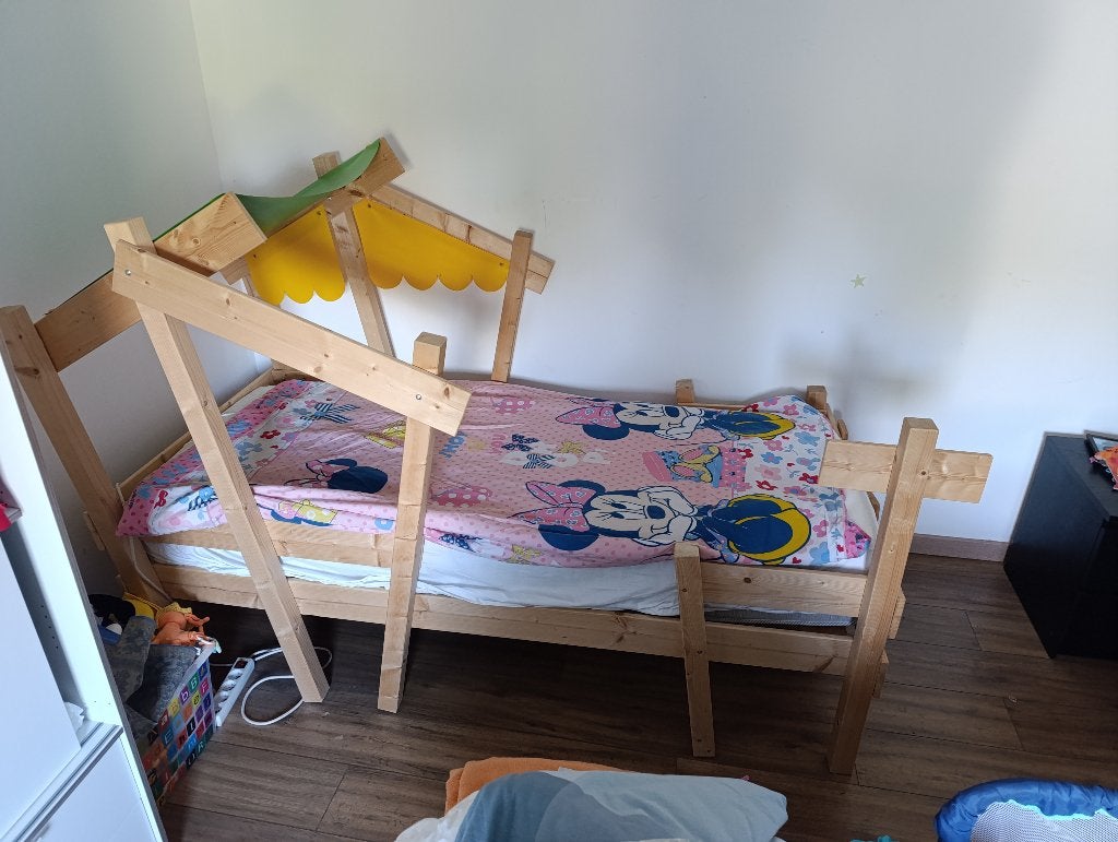 Lit en bois enfant, Enlèvement, Comme neuf, Sommier à lattes