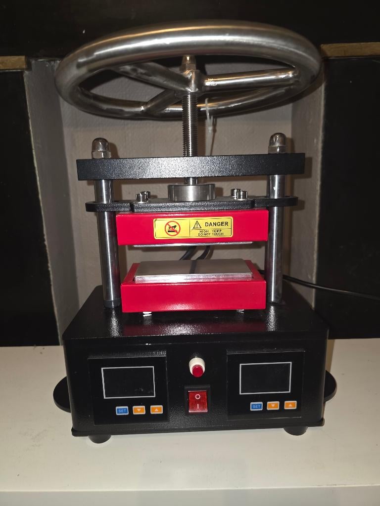 Set: 4 harspersen, Auto diversen, Autogereedschap, Ophalen
