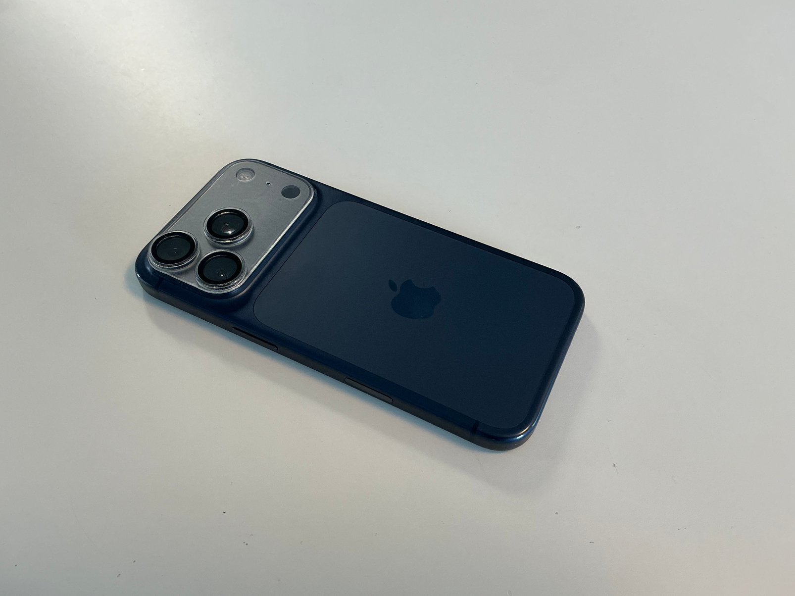 Iphone 17 pro te koop, Ophalen, Zo goed als nieuw, IPhone 17 Pro