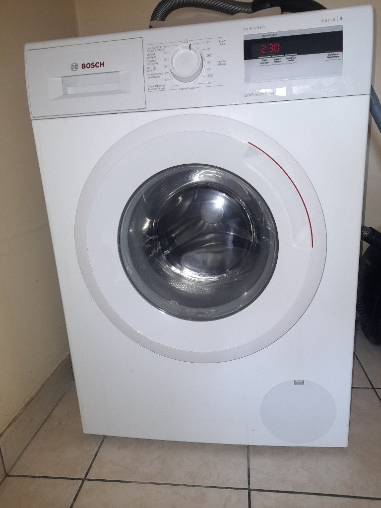 Wasmachine Bosch Serie 4 VarioPerfect EcoSilence Drive, 1200 à 1600 tours, 6 à 8 kg, 85 à 90 cm, Comme neuf