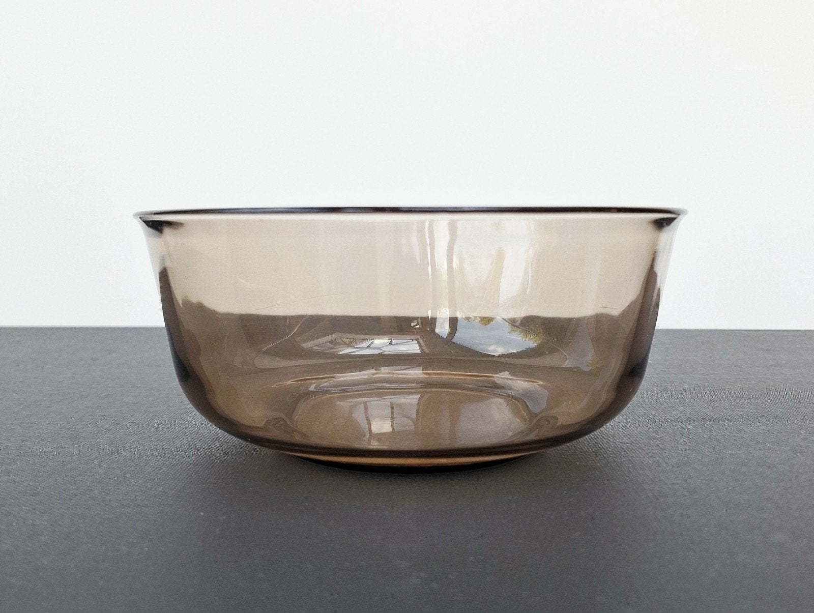 Plat en verre fumé arcopal vintage, Enlèvement ou Envoi