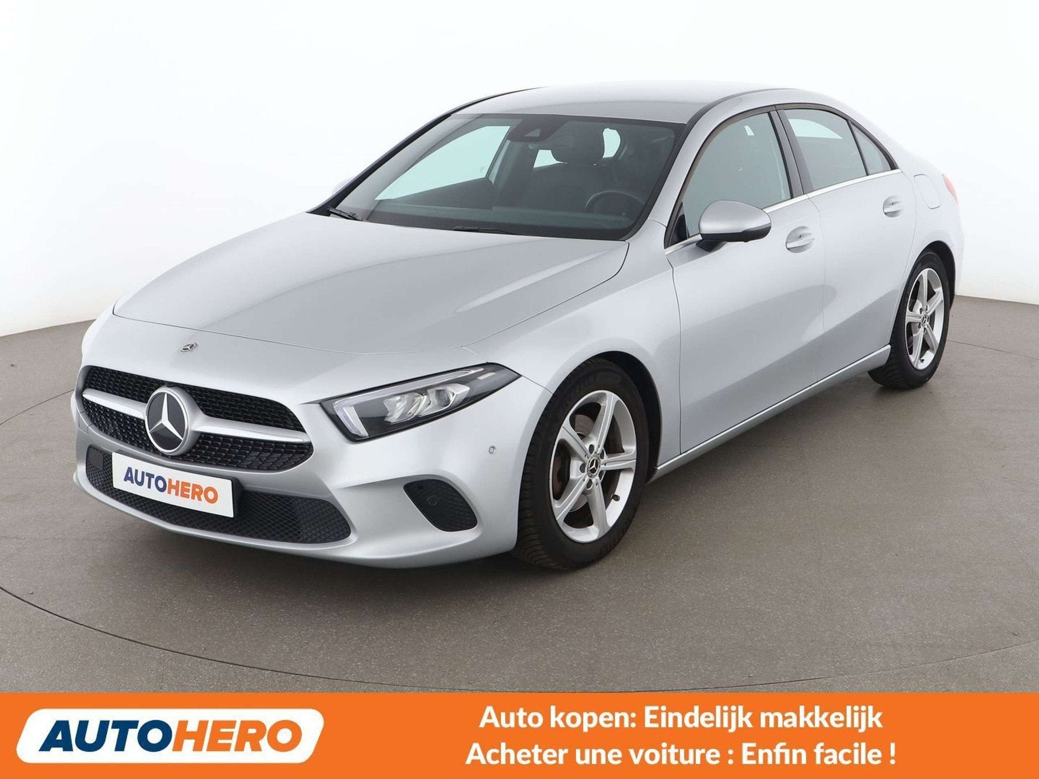 Mercedes-Benz A-Klasse 200 A 200 Style (automatique), Autos, Cuir, Achat, 140 g/km, Noir