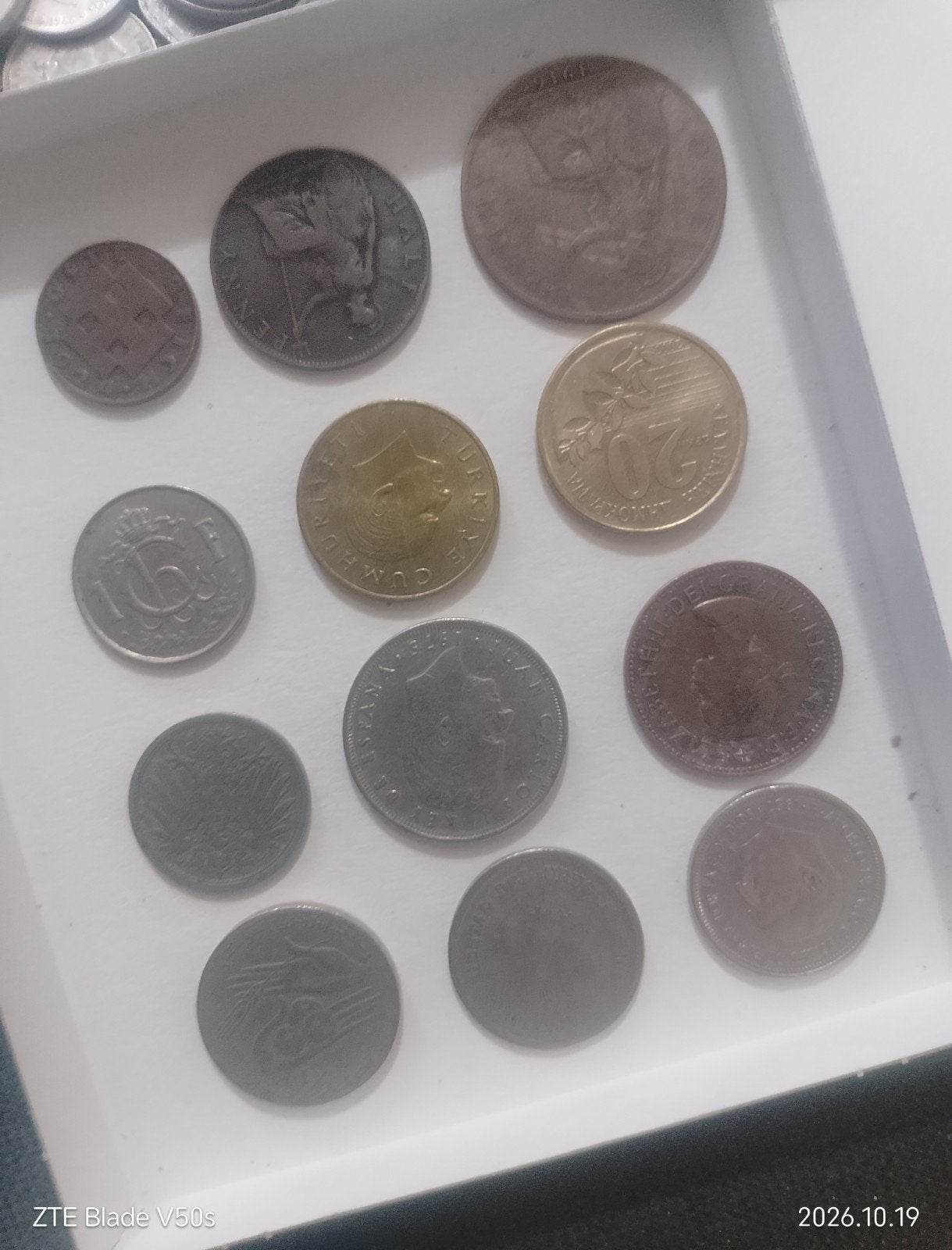 12 pièces internationales, Enlèvement ou Envoi