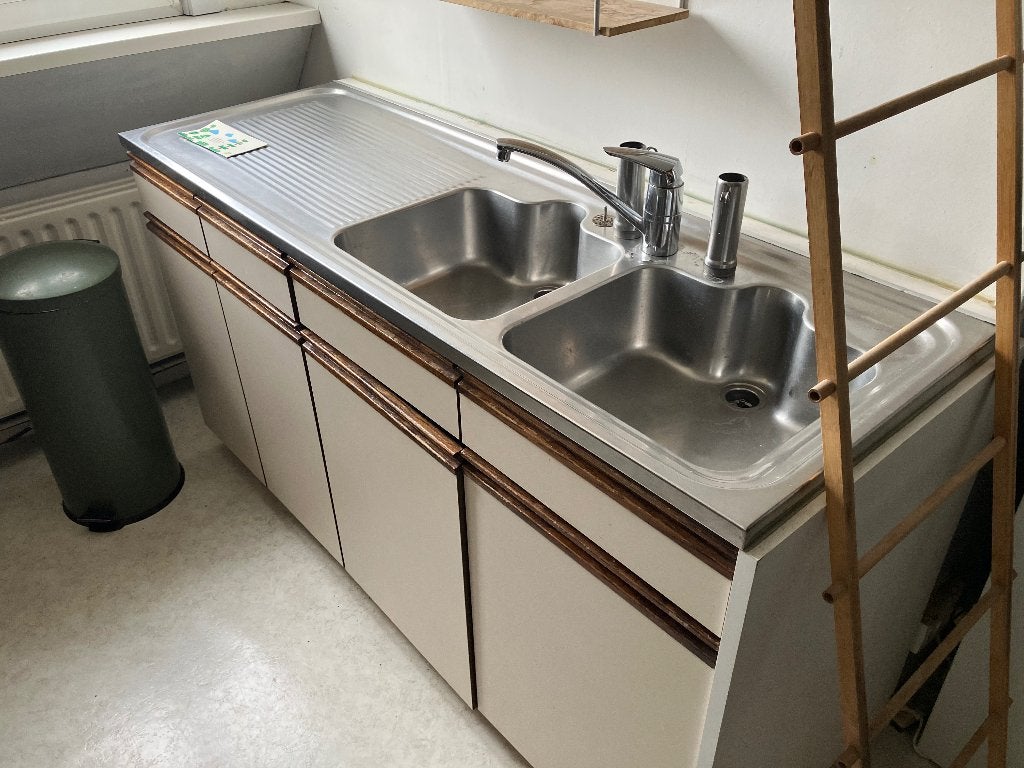 Keuken + damkap (1 jaar gebruikt) Gratis, Huis en Inrichting, Keuken | Complete keukens, Ophalen, Gebruikt, Enkelwandige keuken