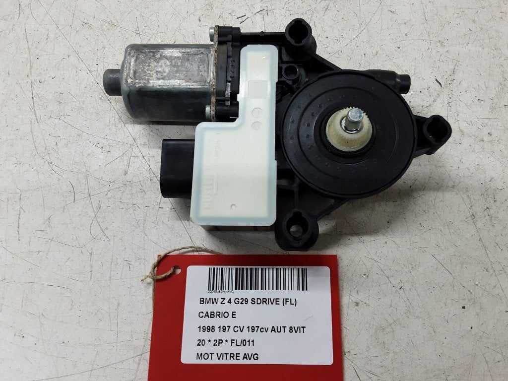 MOTEUR LEVE VITRE ELECTRIQUE AVANT GAUCHE Z4 Roadster (G29), Mevr. I. Hauben, Utilisé, Rue de l'Espoir 34 34
4030  GRIVEGNÉE, BE