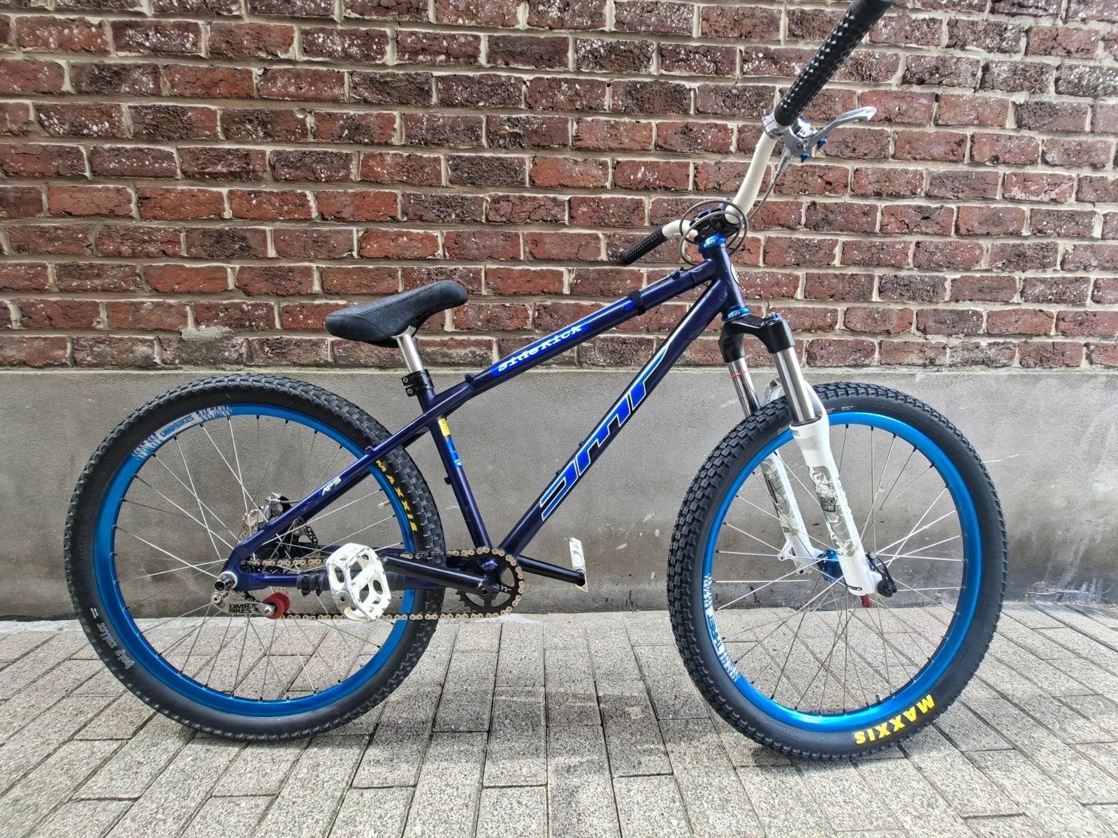 DMR Bikes Sidekick Dirt Jumper, Enlèvement