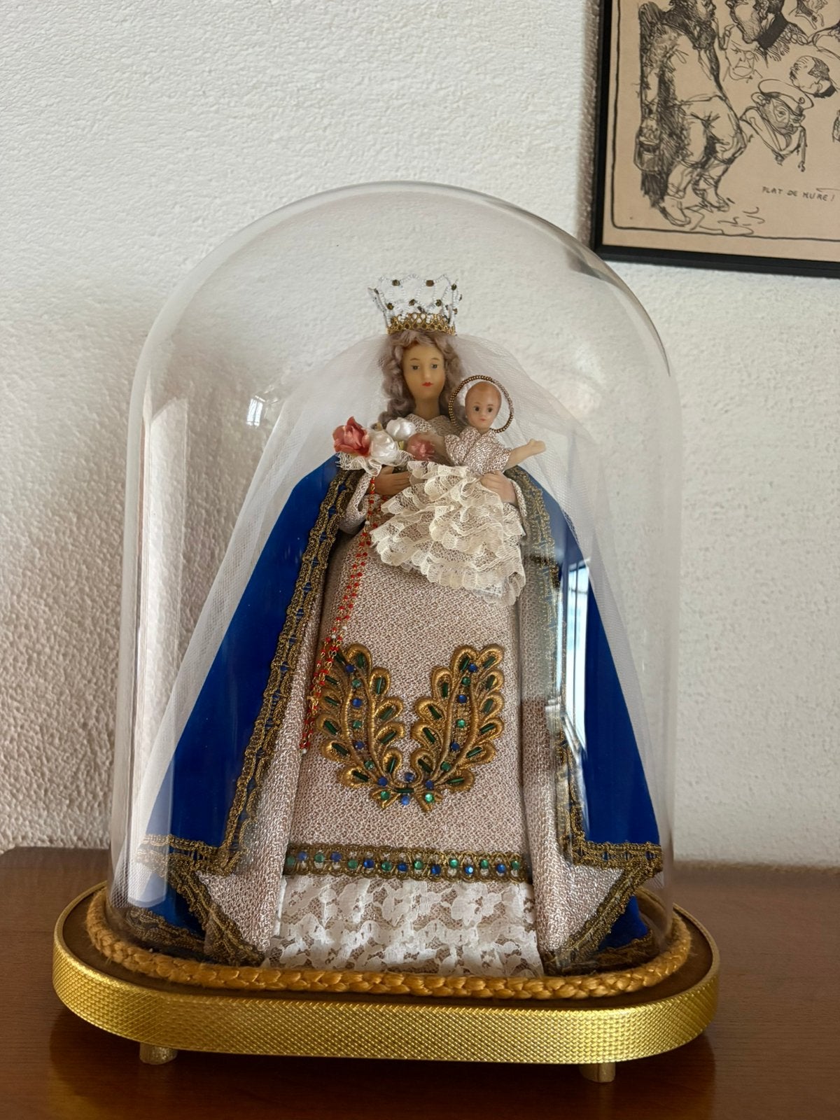 glazen stolp met geklede Maria met Kind, Ophalen