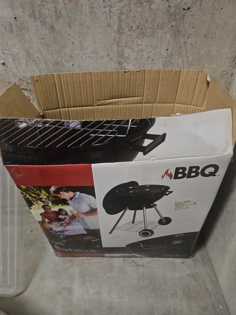 BBQ houtskool nieuw hout, Ophalen