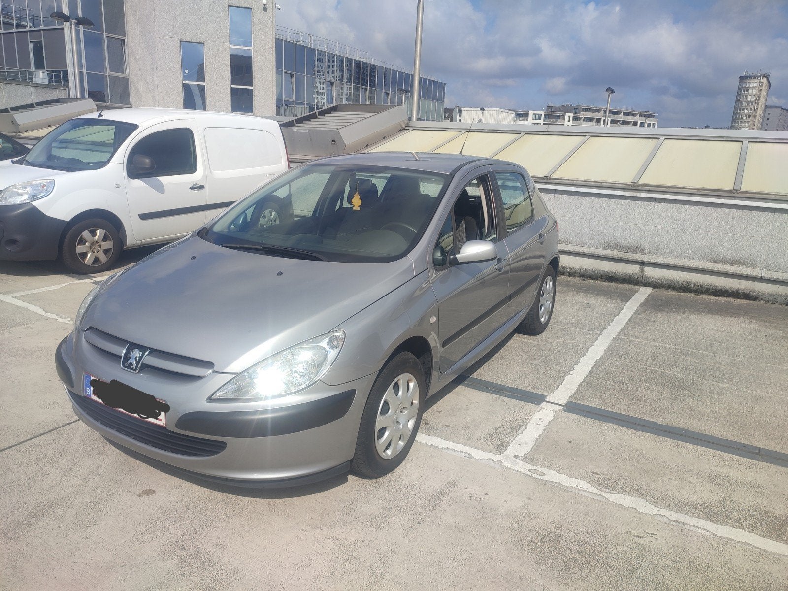 Peugeot 307 1400cc benzine 102000KM, Auto's, Peugeot, Handgeschakeld, Airconditioning, Particulier, Te koop