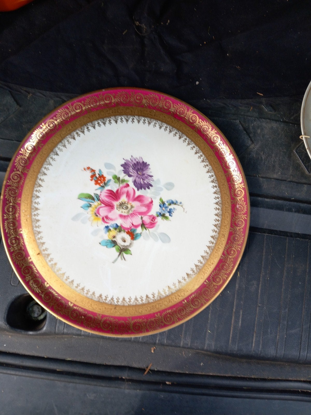 Assiette de art, Enlèvement