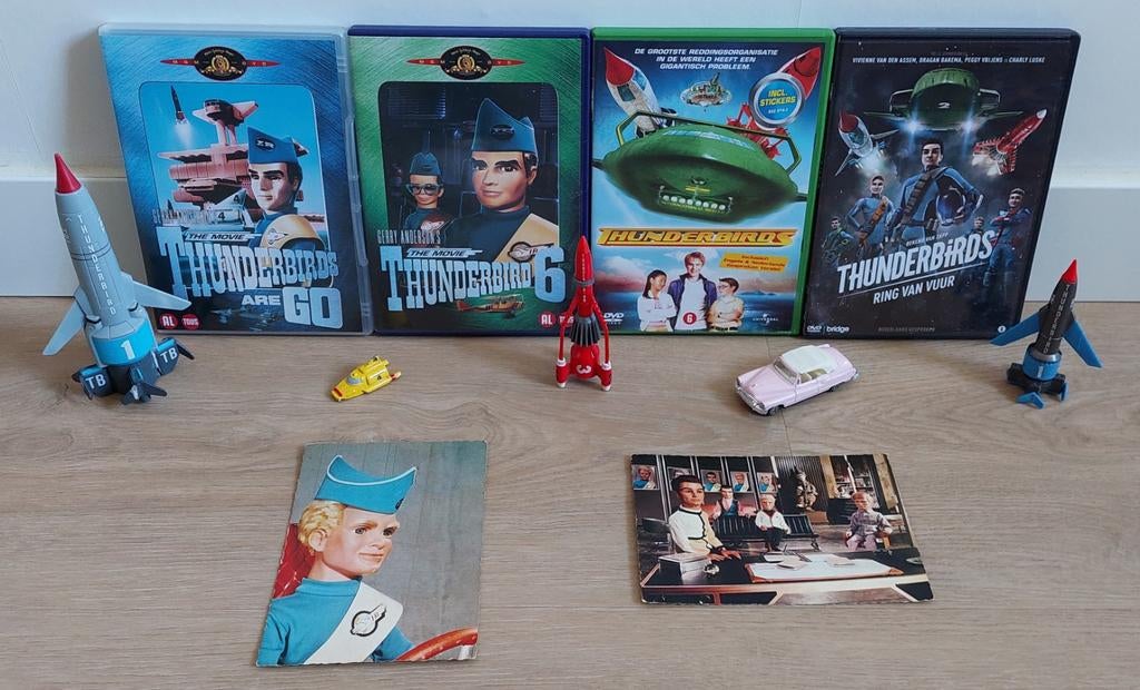 Thunderbirds (également vendus séparément, voir liste de pri, Collections, Envoi, Comme neuf