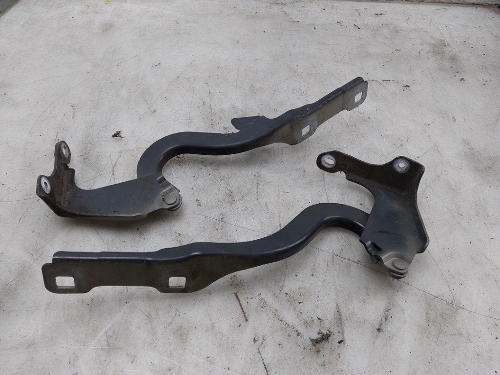 CHARNIERE DE CAPOT Peugeot 308 (L3 / L8 / LB / LH / LP), Kontakt-peugeot@peugeot.com, Utilisé, Peugeot Deutschland GmbH, Bahnhofsplatz
65423  Rüsselsheim, DE