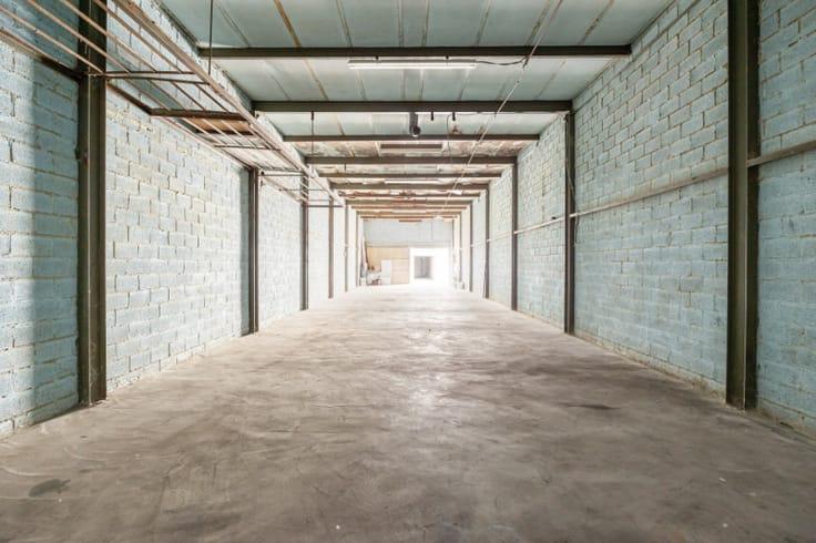 Magazijn +woning met 4 slpk, Immo