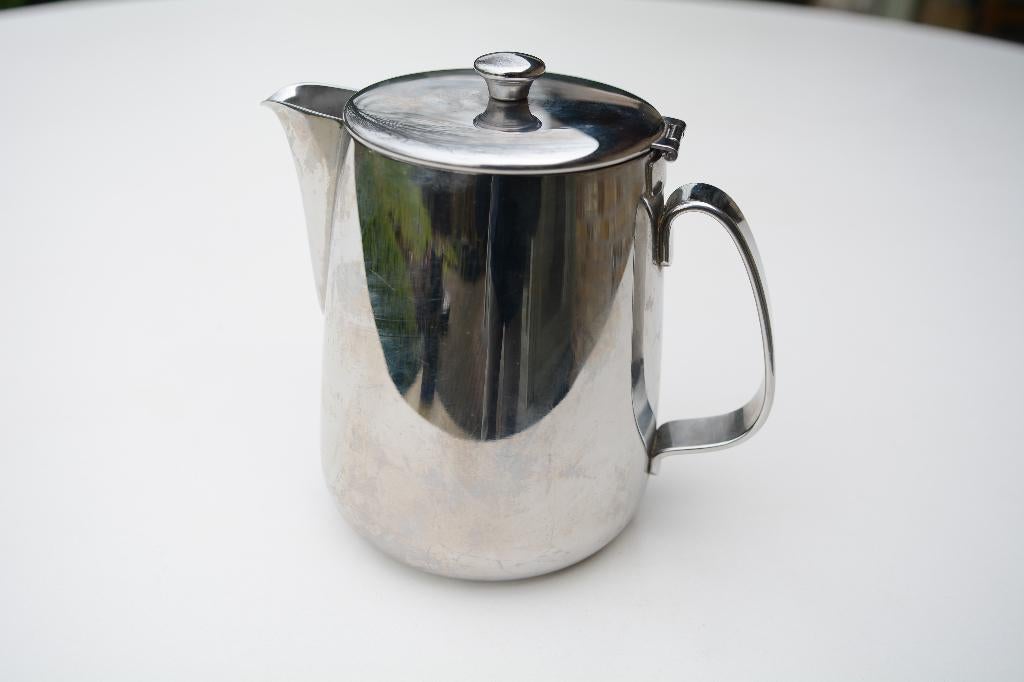 Vintage koffiekan met melkkannetje Alessi, Inox 18/10, Zo goed als nieuw, Ophalen, Theepot/fluitketel, Metaal