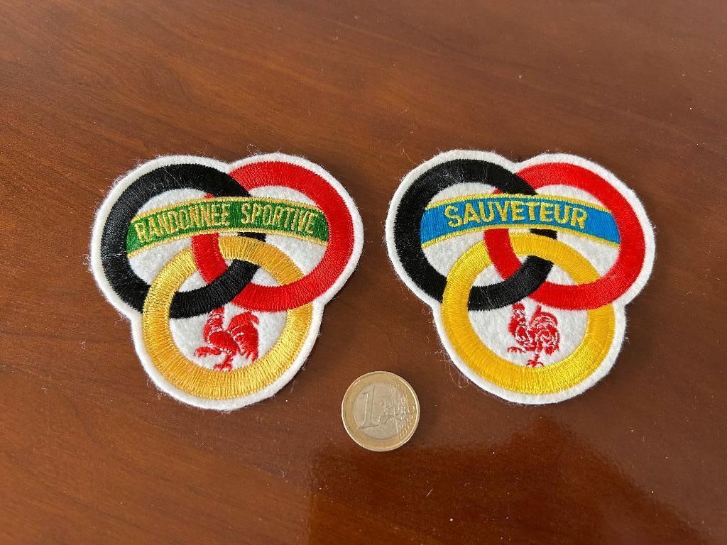 2 écussons brodés "Sauveteur" et "Randonnée sportive", Enlèvement, Comme neuf