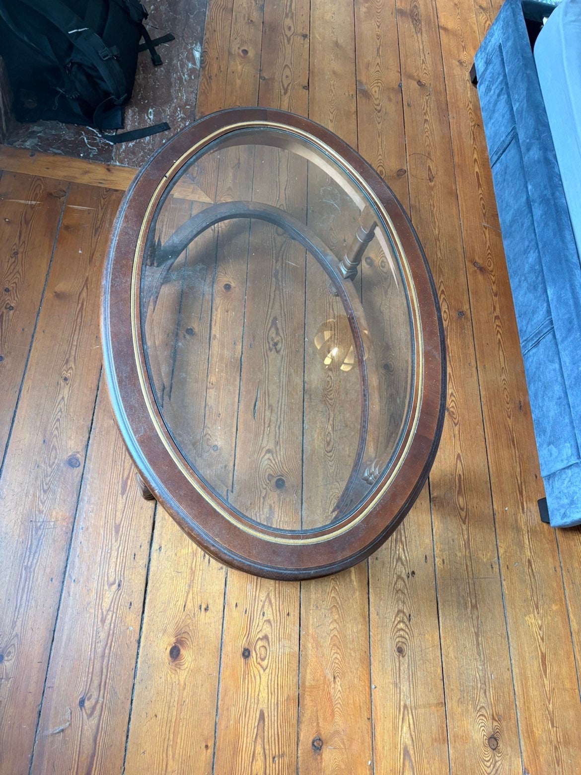 Table basse ovale en bois, verre et laiton, Maison & Meubles, 100 à 150 cm, Verre, Enlèvement, Utilisé